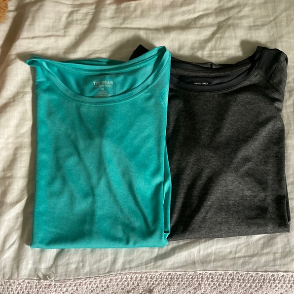 3/$18 (2) Tek Gear Dry Tek Size Medium shirts - Picture 7 of 7